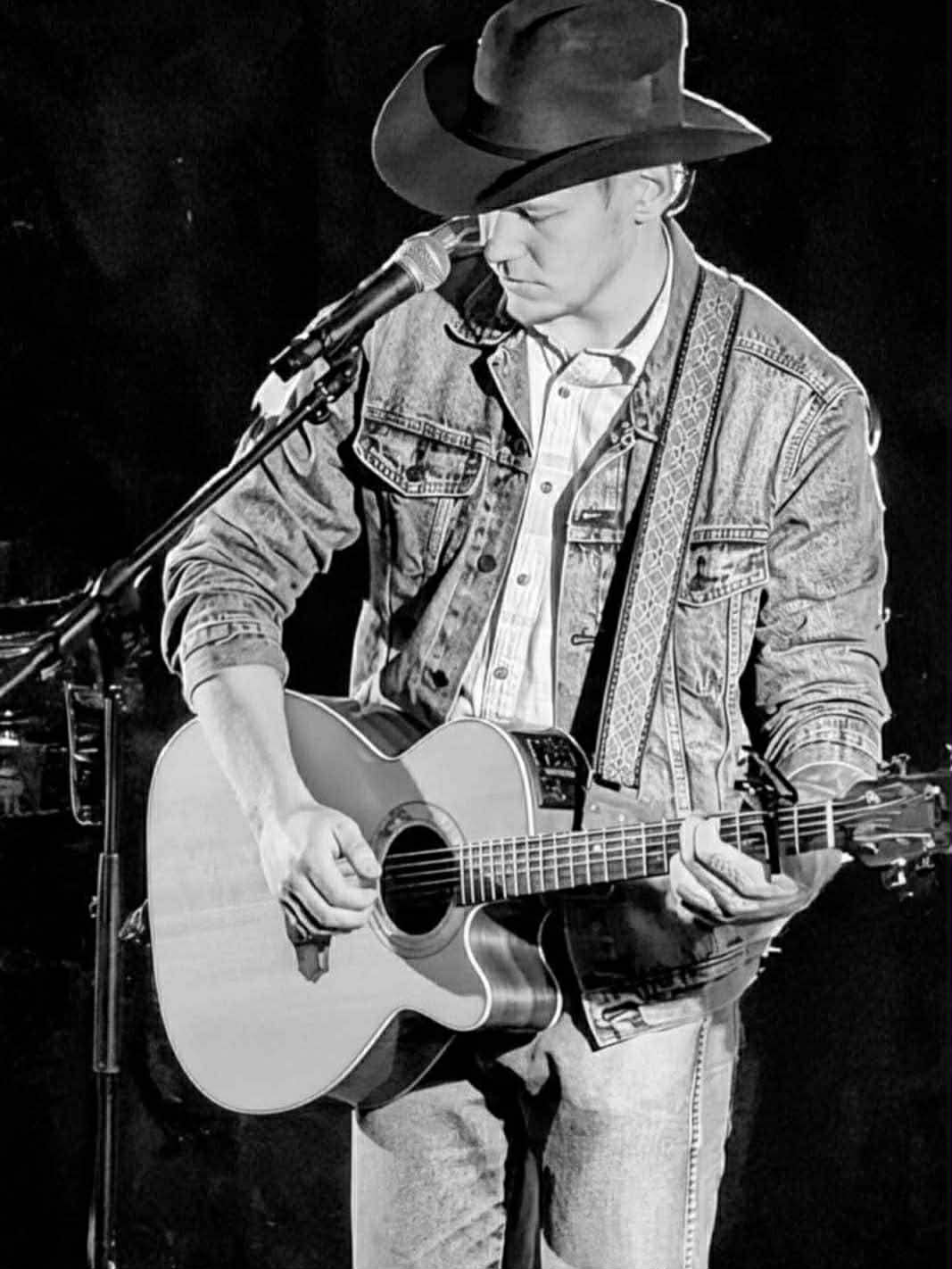 KAFE K | Emil Wighus & The Rusty Strings - support: Tarjei Sivertsen - Bilde 3